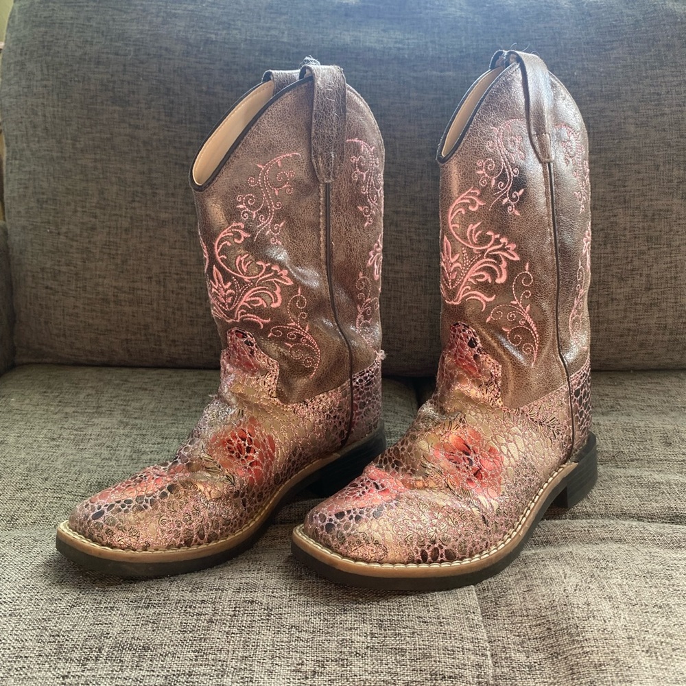 Sparkle square toe girls boots